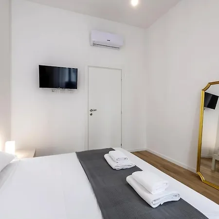 Prealpi1-design With Two Double Bedrooms Milan