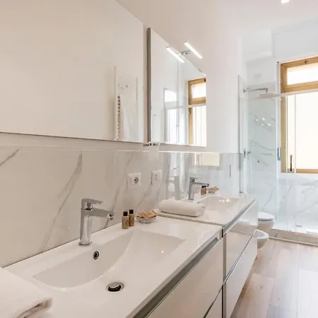 Prealpi1-design With Two Double Bedrooms * Milano