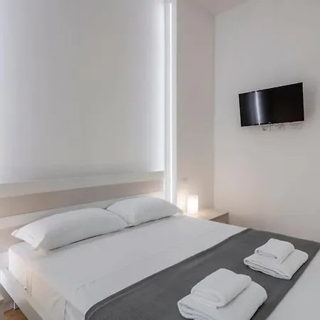 Prealpi1-design With Two Double Bedrooms Milan